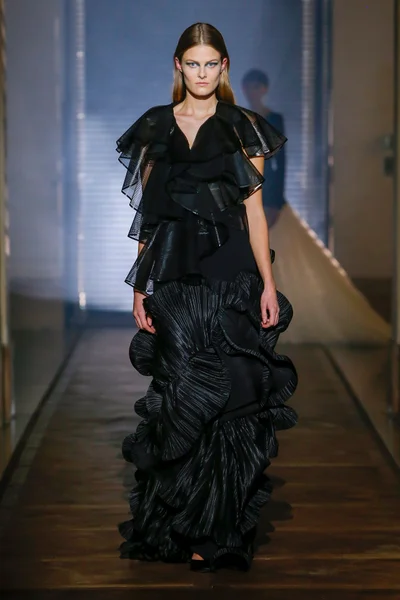 Look 11